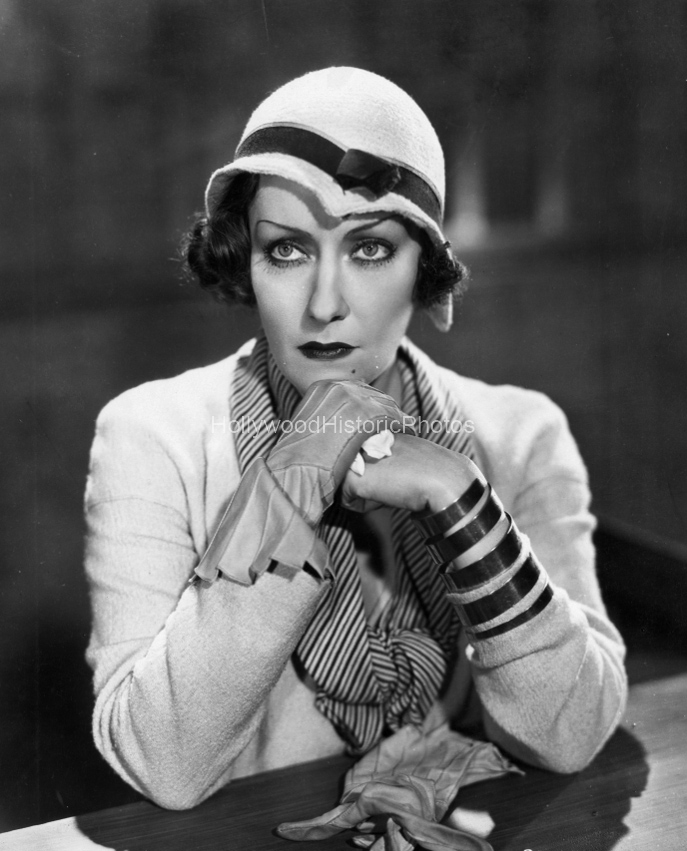 Gloria Swanson 1933.jpg